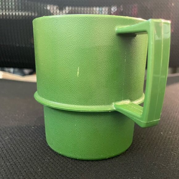 Vintage Tupperware Green Christmas Mug with White Dove - Picture 3 of 6